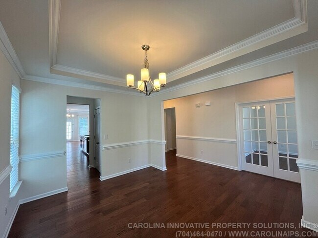 385 Hawks Creek Pkwy
