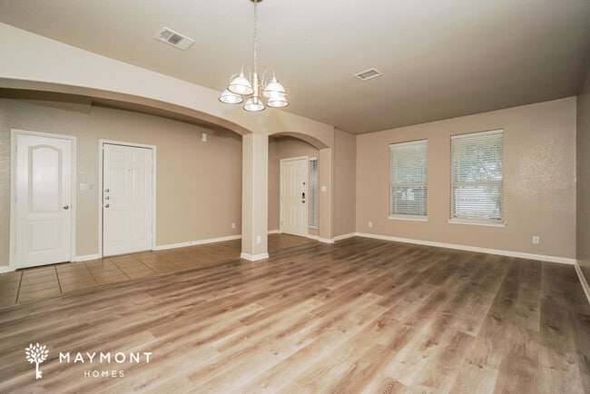 Photo - 132 Running Brook