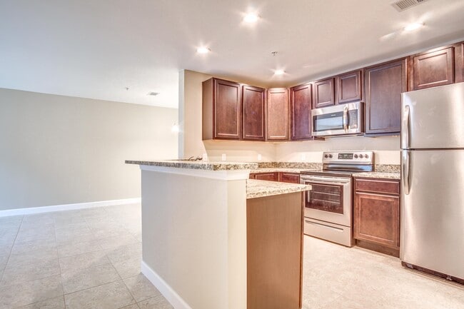 Photo - Beautiful Luxury 1B/1B Apartment in FWB in Pristine Nature Setting! ** 1 Month Free Rent PROMO*