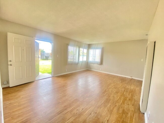 Photo - 10541 Sycamore Ave Unit 10541