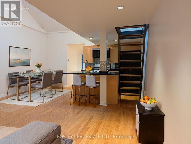 Photo - 230 Ontario St
