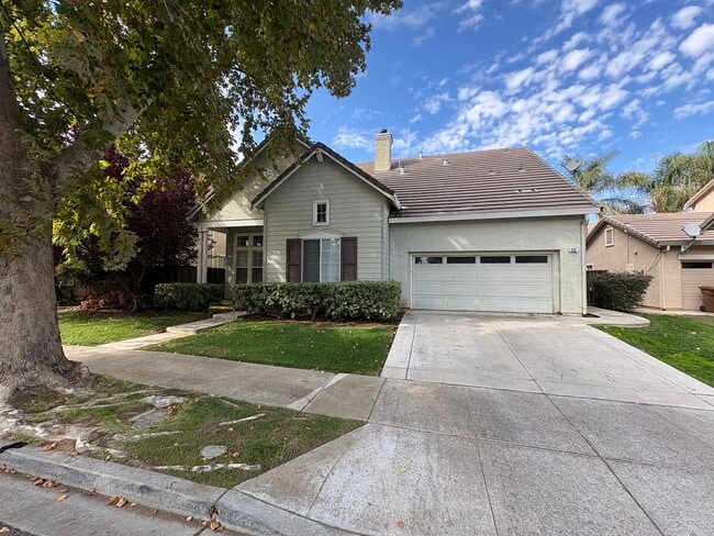Building Photo - Great Two Story Large Bedroom, Bath Downst...