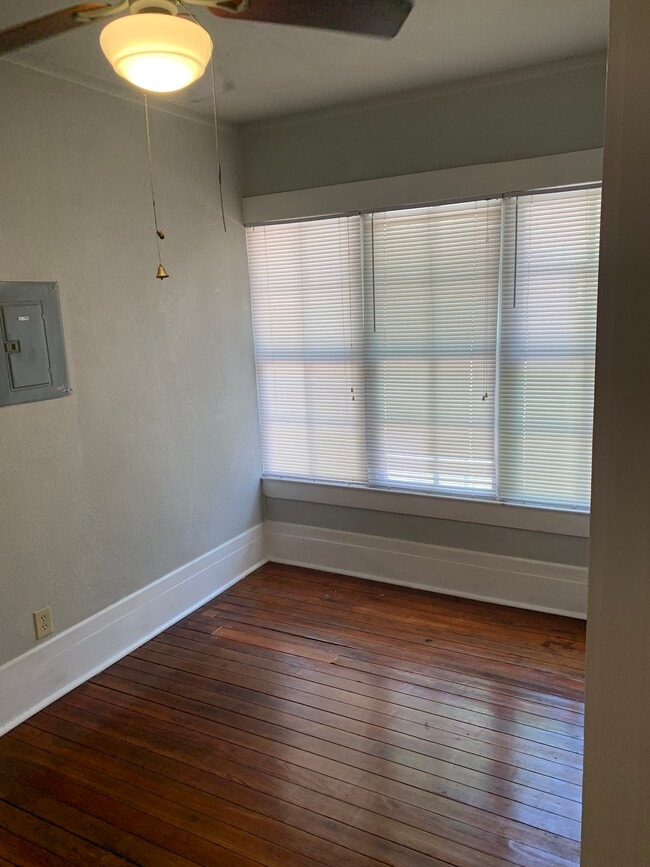 Photo - 206 Weaver St