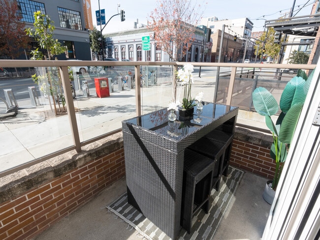 88 King St Unit 115