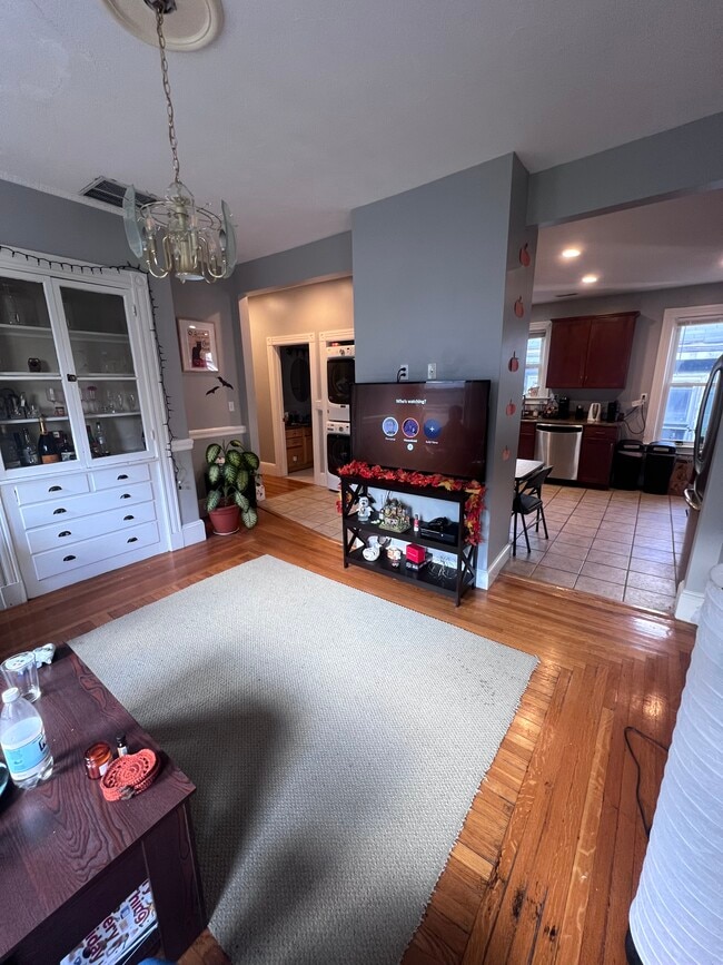 Building Photo - 122 Calumet St Unit 3