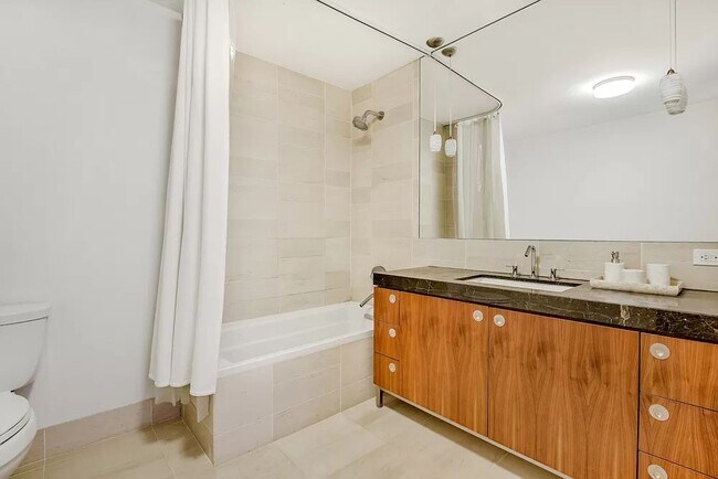 Photo - 57 Reade St Unit 17V