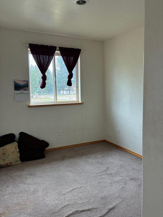 Building Photo - 416 1st Ave NW