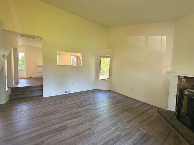 Photo - SEA Dougherty - 6302/6304 Unit 6304