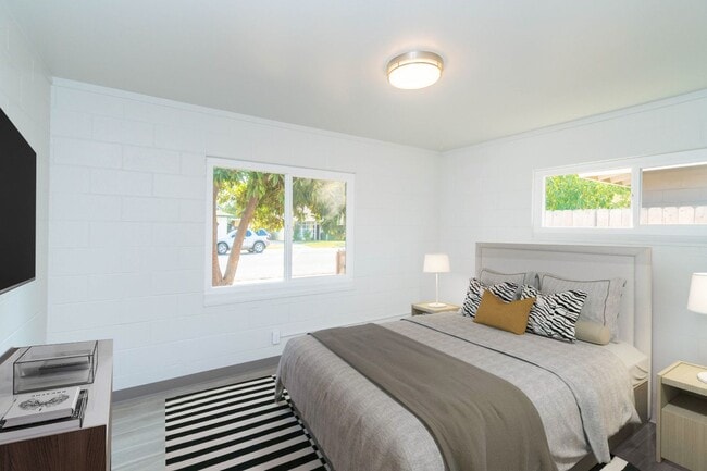 Photo - Cozy & Convenient 3 Bedroom Home with Spacious Living Areas