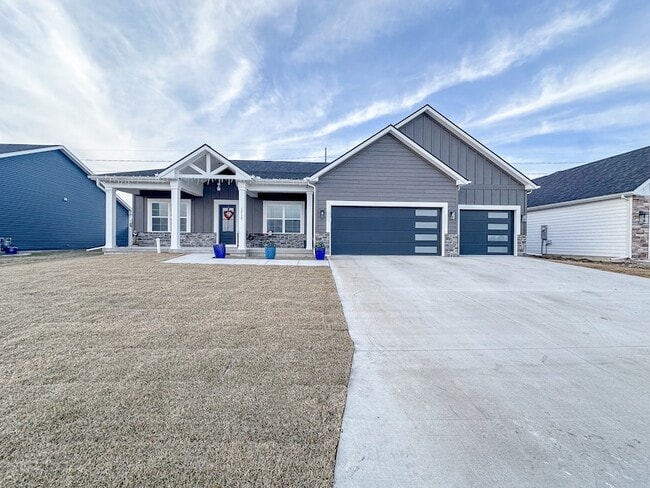 Building Photo - 1717 S Stone Creek Blvd
