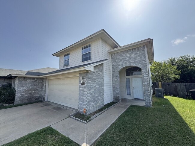 Photo - 1312 Saddle Dr