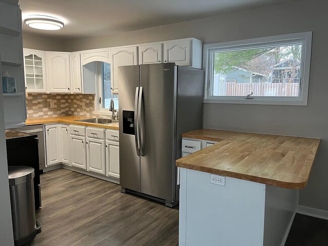 Photo - 416 Stillwater Ave W