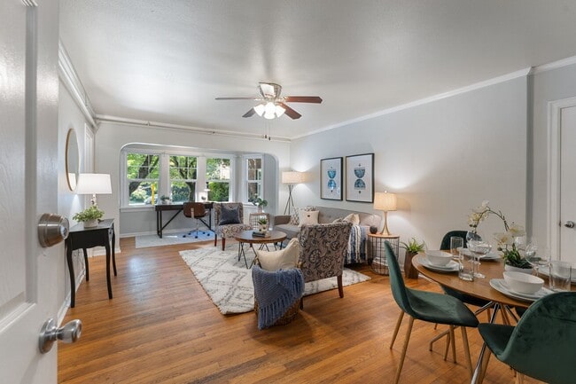 Building Photo - Bright 1 Bed condo in Kerns Neighborhood o...