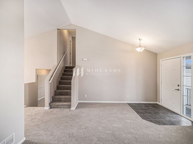 Photo - Springhill Multi-Level