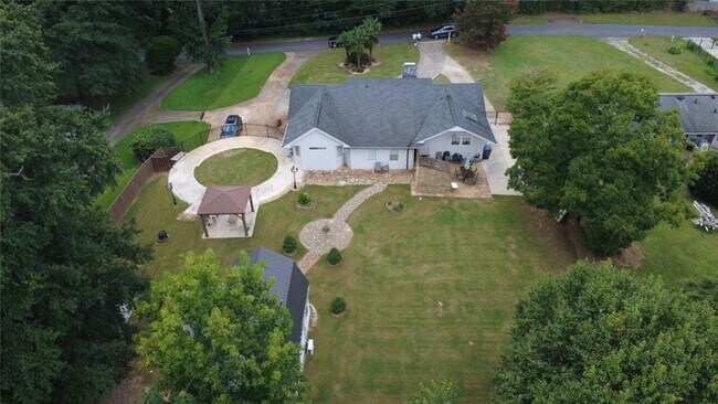 Photo - 569 Garner Way NW