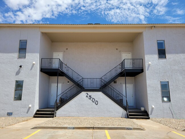 Building Photo - LUXURY LARGE Unit 2510-C Rental
