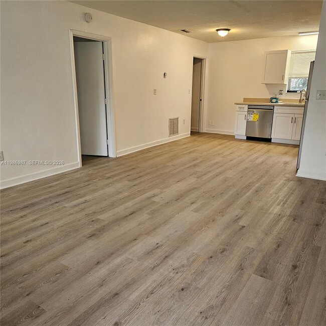 Photo - 27 SW 8th Ct Unit 27