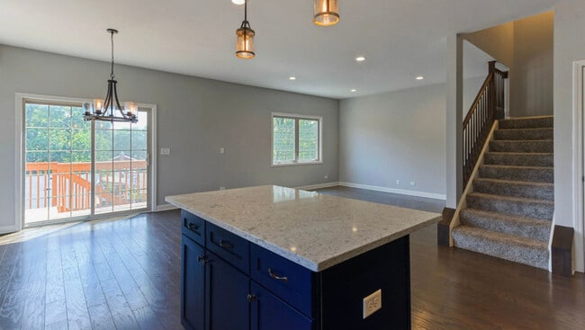 Photo - 2205 Maple Hill