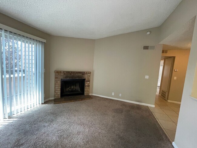 2 Bedroom and 1 Bathroom South Reno Condo - 2 Bedroom and 1 Bathroom South Reno Condo Unit 134-D