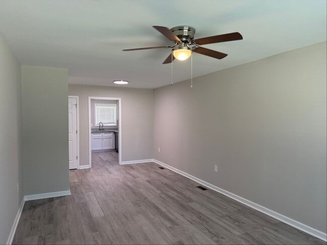 Photo - 1733 River Rd