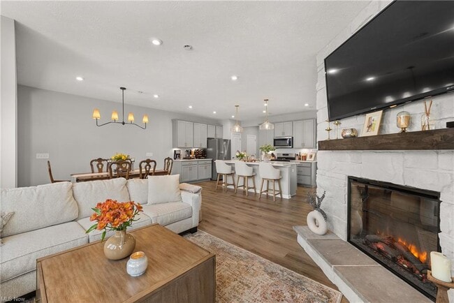 Photo - 798 N Greenway Dr