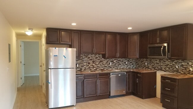 Open Concept Kitchen/Living/Dining - 90 Washington Ave Unit 3