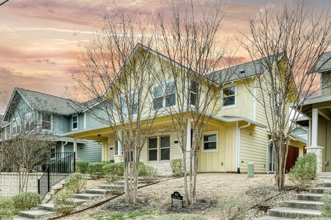 Building Photo - 605 Pecan Ave