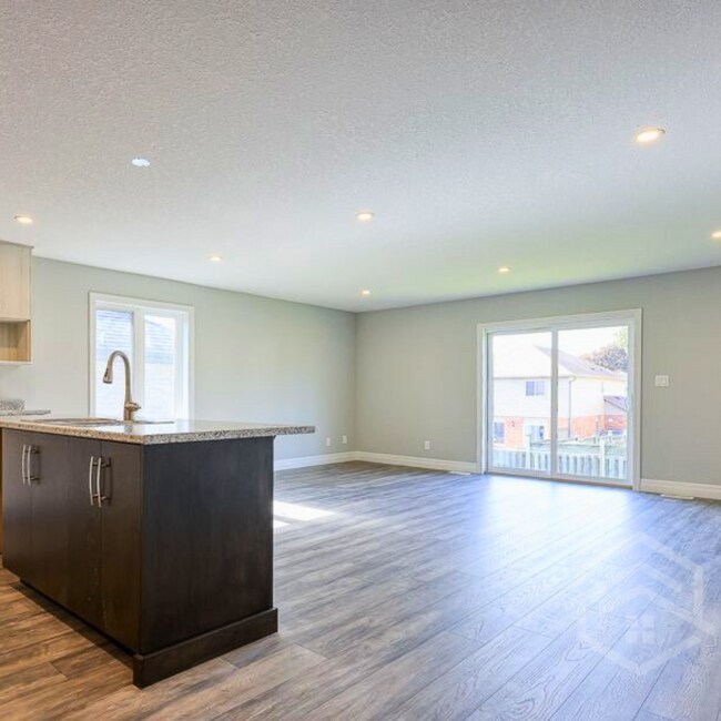 Photo - 2-Bedroom House available in Norwich!!