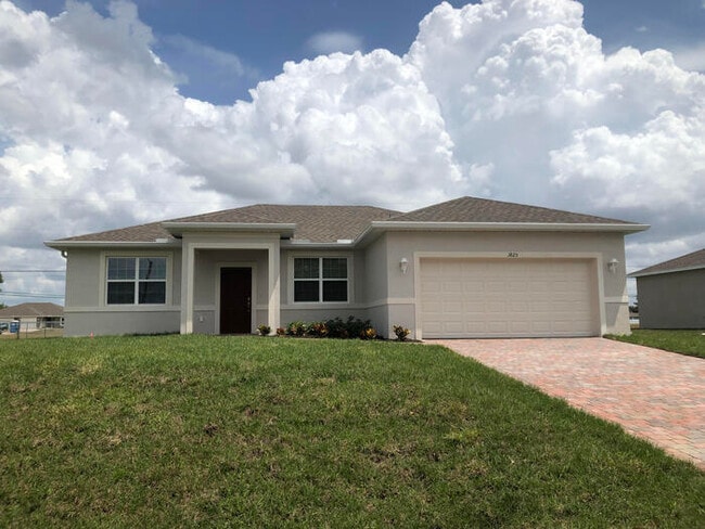 Building Photo - NE Cape Coral Single Family Home
