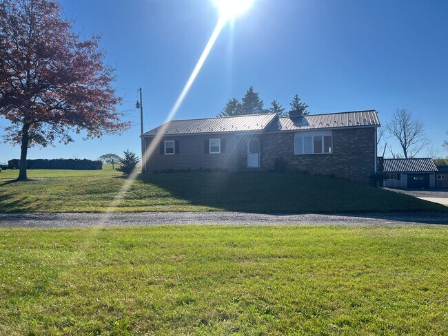 3 bedroom home in Orrstown PA! - 3 bedroom home in Orrstown PA!