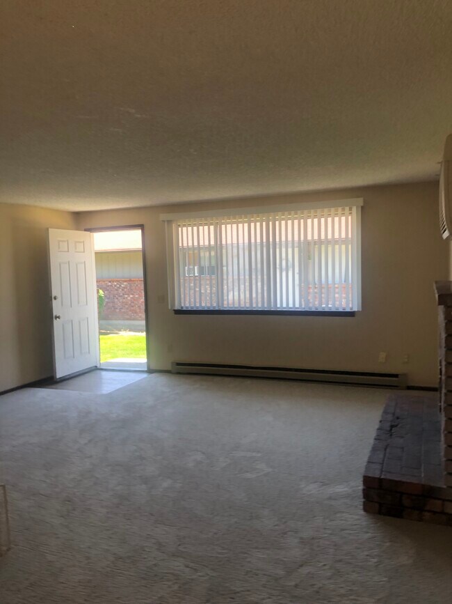 Photo - 1928 E Bridgeport Ave