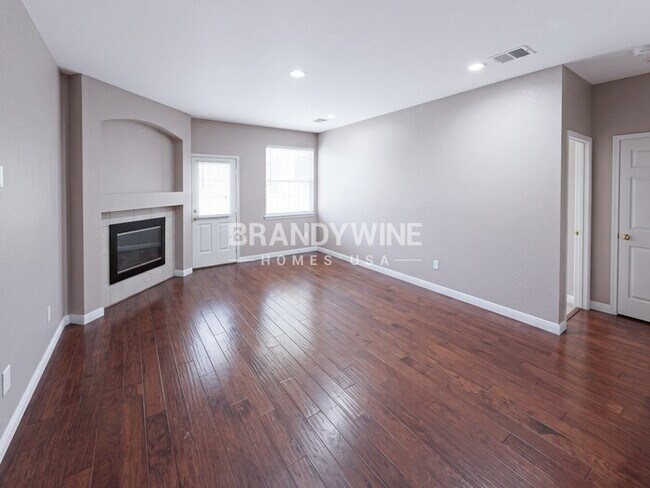 Photo - 1116 Roundhouse Dr