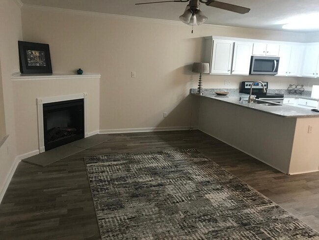 Photo - 2018 Reserve Ln