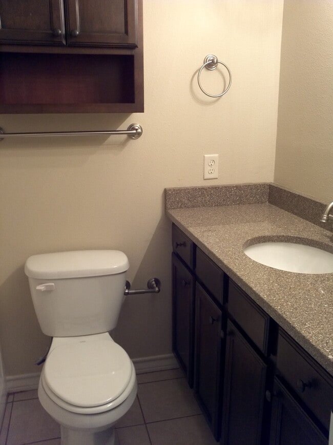 Photo - 9010 Holmes Ln