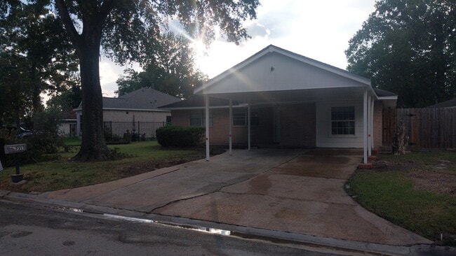 7313 Gore Dr