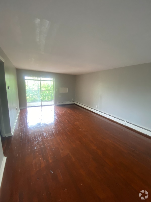 Building Photo - 20 May St Rental