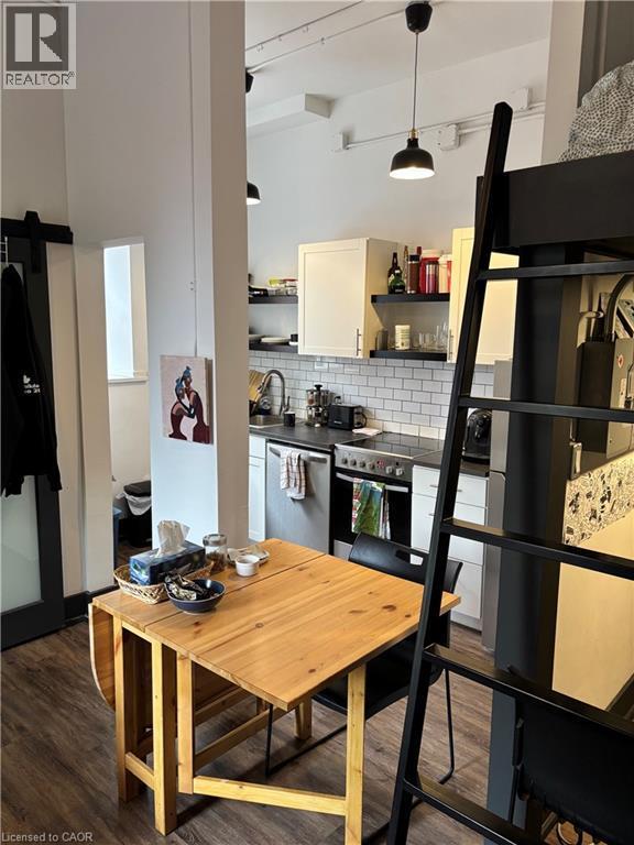 Photo - 123 MacNab St S Unit 9