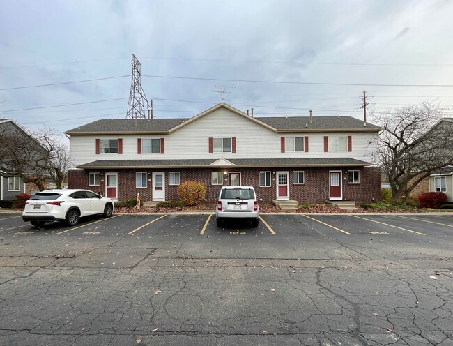 Three Bedroom Condo in Cutlerville - Three Bedroom Condo in Cutlerville