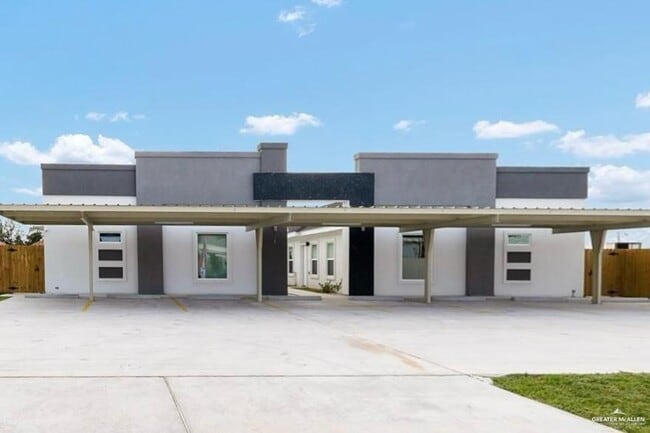 Building Photo - 19 Lauryn Dr Unit 3