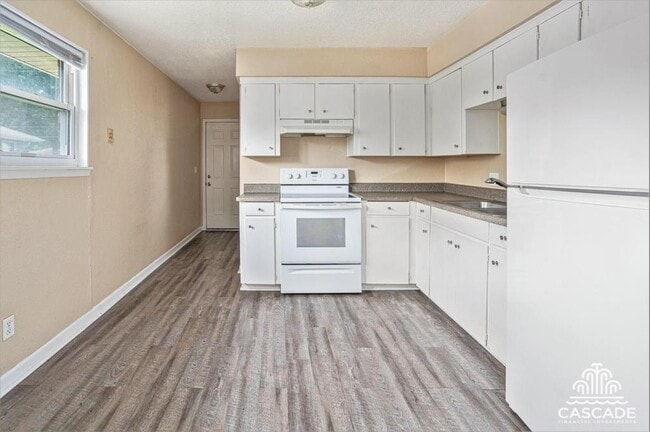 Building Photo - 3554 S Lynn St Rental