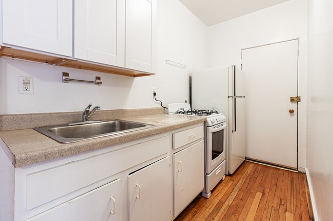 Photo - 951 W Cornelia Ave Unit 2D