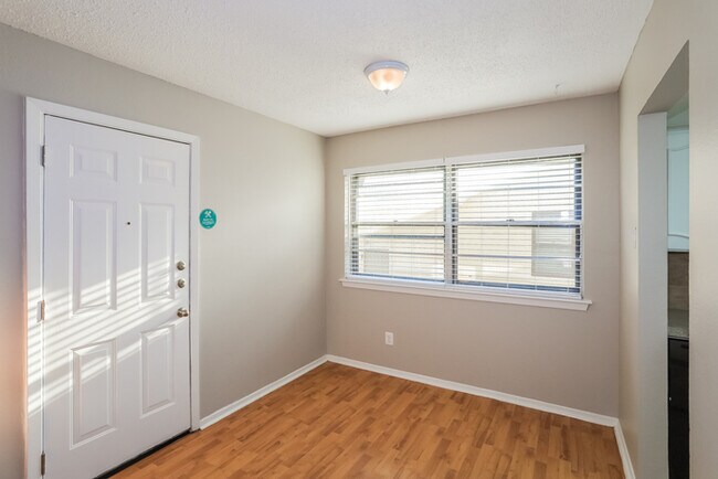 Photo - 2614 Chevy Chase Dr