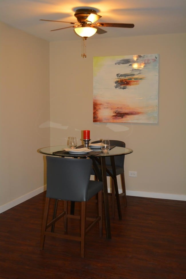 Enclave Apartments of Hoffman Estates