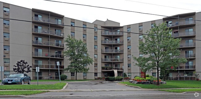 Photo - Springbank Manor