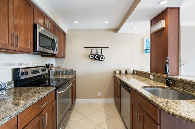 Photo - 2900 NE 30th St Unidad 7G