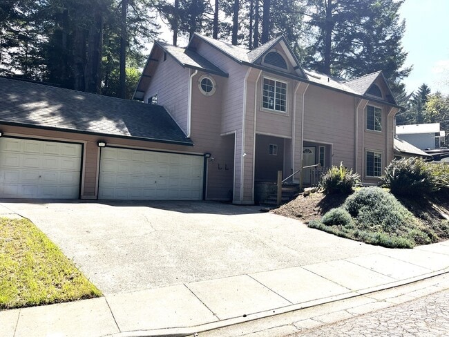 Building Photo - Custom 2-story Humboldt Hill home features 3-car garage, spacious pet-friendly yard