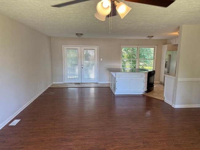 Photo - 1115 Kingston Rd