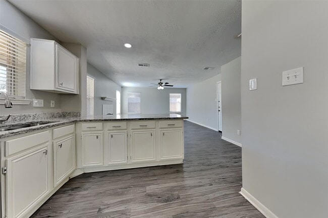 Photo - 1810 Telkwa Dr