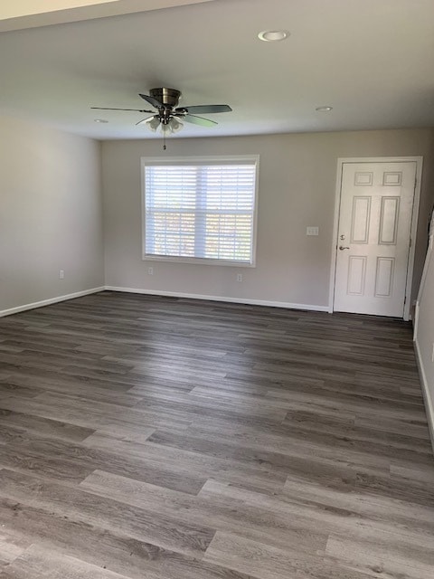 Entry and living room - 6072 Herons Cir