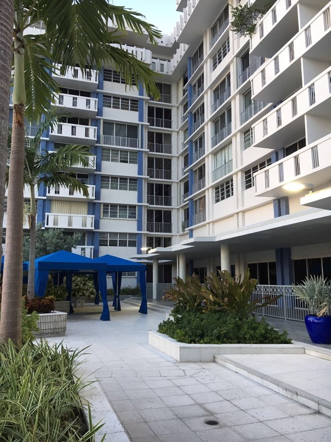 Photo - 800 West Ave Unidad 441